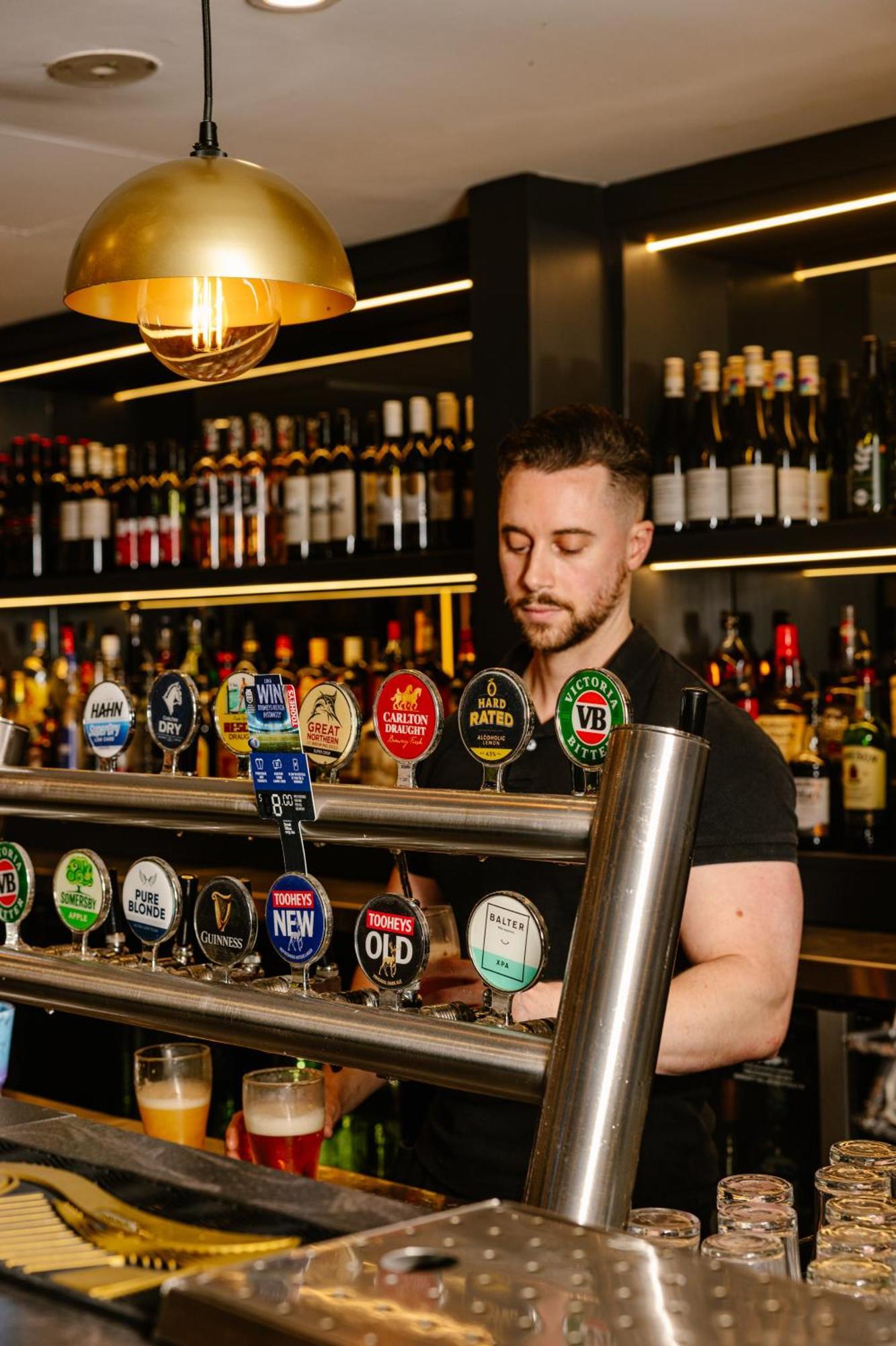 Royal Hotel Ryde Сидни Екстериор снимка