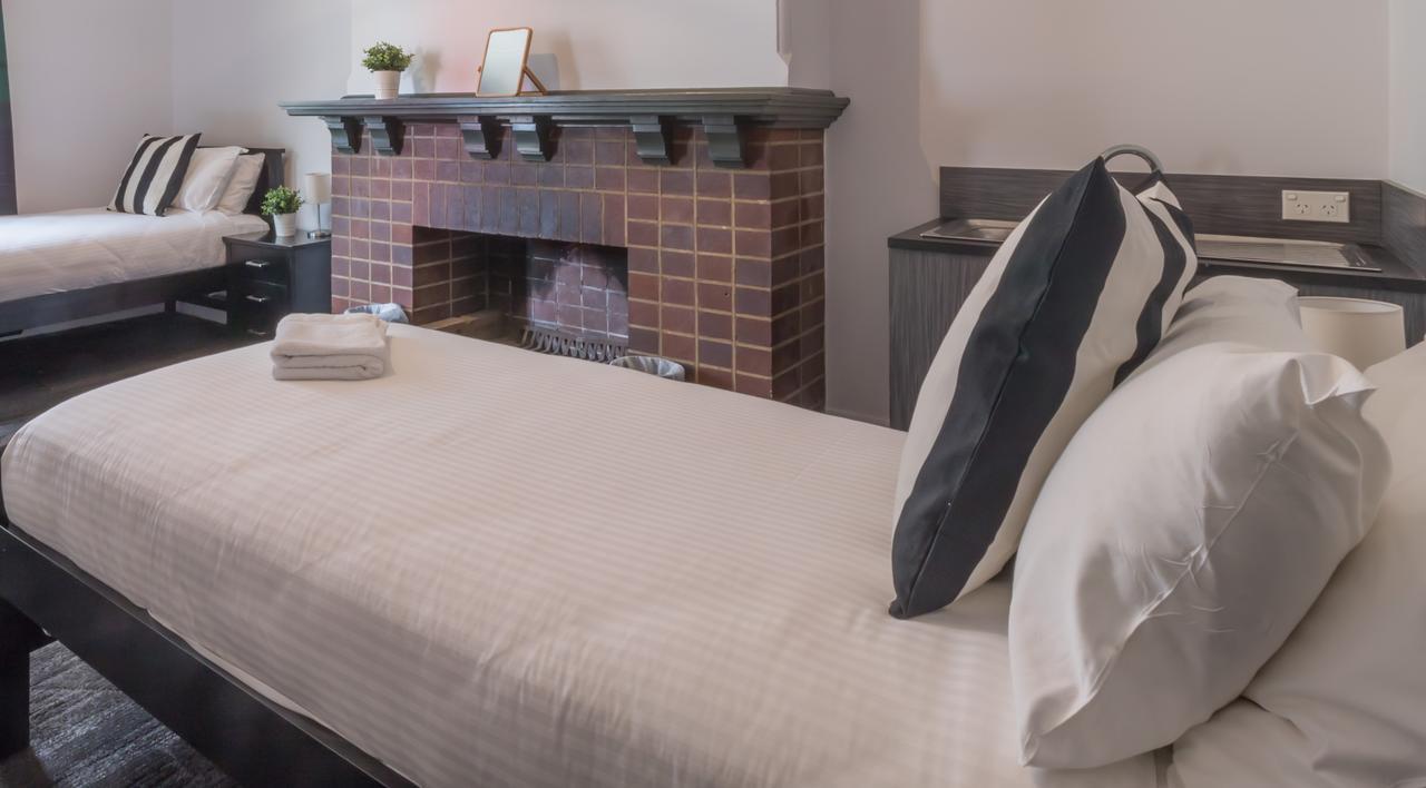 Royal Hotel Ryde Сидни Екстериор снимка