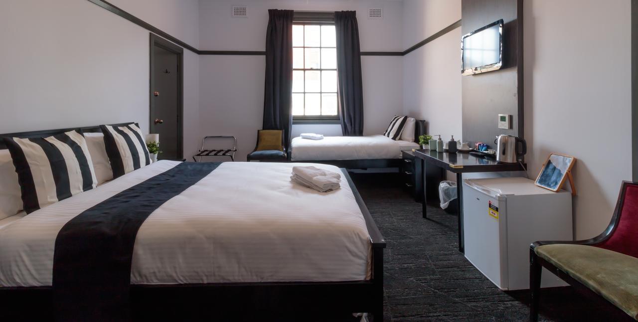 Royal Hotel Ryde Сидни Екстериор снимка