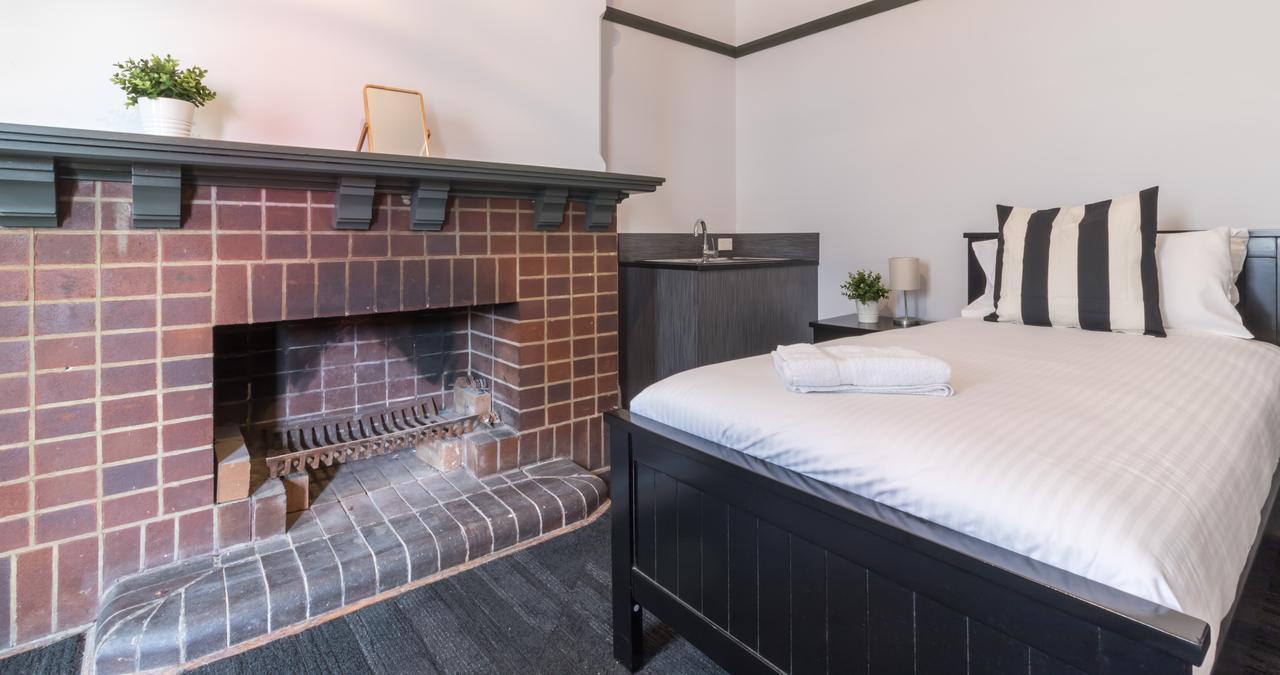 Royal Hotel Ryde Сидни Екстериор снимка